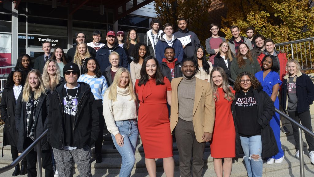 The Fall 2021 Temple Update crew outside of Annenberg Hall, December 9, 2021